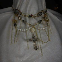 Load image into Gallery viewer, roots in gold