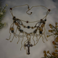 Load image into Gallery viewer, roots in gold