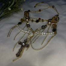 Load image into Gallery viewer, roots in gold