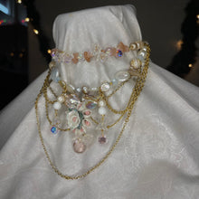 Load image into Gallery viewer, peach petals
