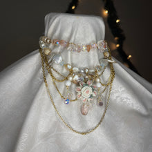 Load image into Gallery viewer, peach petals
