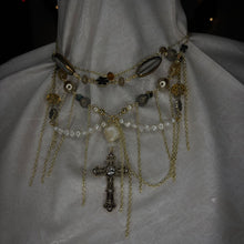 Load image into Gallery viewer, roots in gold
