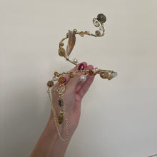 Load image into Gallery viewer, thorn and dew (Arm Cuff)
