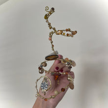 Load image into Gallery viewer, buttoned leaves (ARM &amp; THUMB Cuff)

