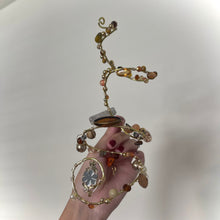 Load image into Gallery viewer, buttoned leaves (ARM &amp; THUMB Cuff)
