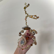 Load image into Gallery viewer, buttoned leaves (ARM &amp; THUMB Cuff)
