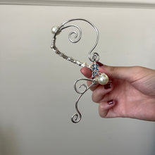 Load image into Gallery viewer, winds of love (WRIST CUFF)
