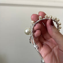 Load image into Gallery viewer, winds of love (WRIST CUFF)
