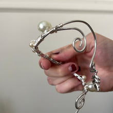 Load image into Gallery viewer, winds of love (WRIST CUFF)

