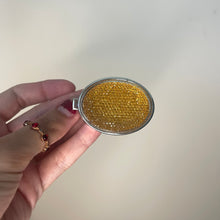 Load image into Gallery viewer, honeycomb crisp (FOR ONE HAIR CLIP)
