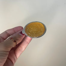 Load image into Gallery viewer, honeycomb crisp (FOR ONE HAIR CLIP)
