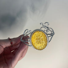 Load image into Gallery viewer, honeycomb swirl (ARM CUFF)
