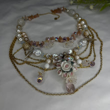 Load image into Gallery viewer, peach petals
