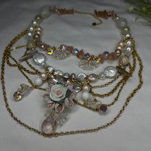 Load image into Gallery viewer, peach petals
