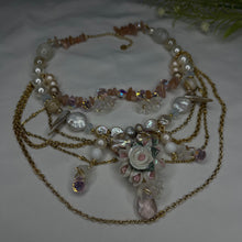 Load image into Gallery viewer, peach petals
