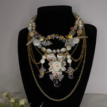 Load image into Gallery viewer, peach petals
