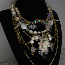 Load image into Gallery viewer, peach petals
