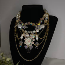 Load image into Gallery viewer, peach petals
