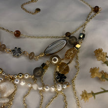 Load image into Gallery viewer, roots in gold
